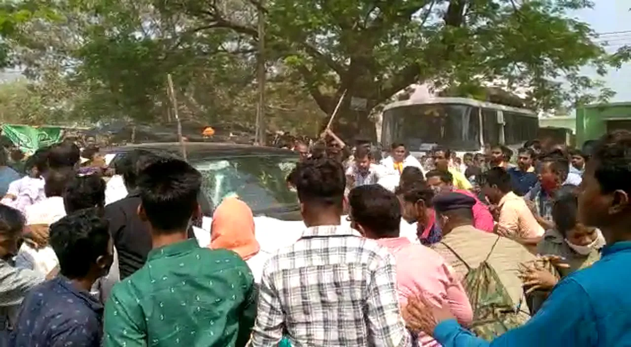  [Watch] Odisha MLA's car ploughs into crowd injuring many; irate locals thrash legislator