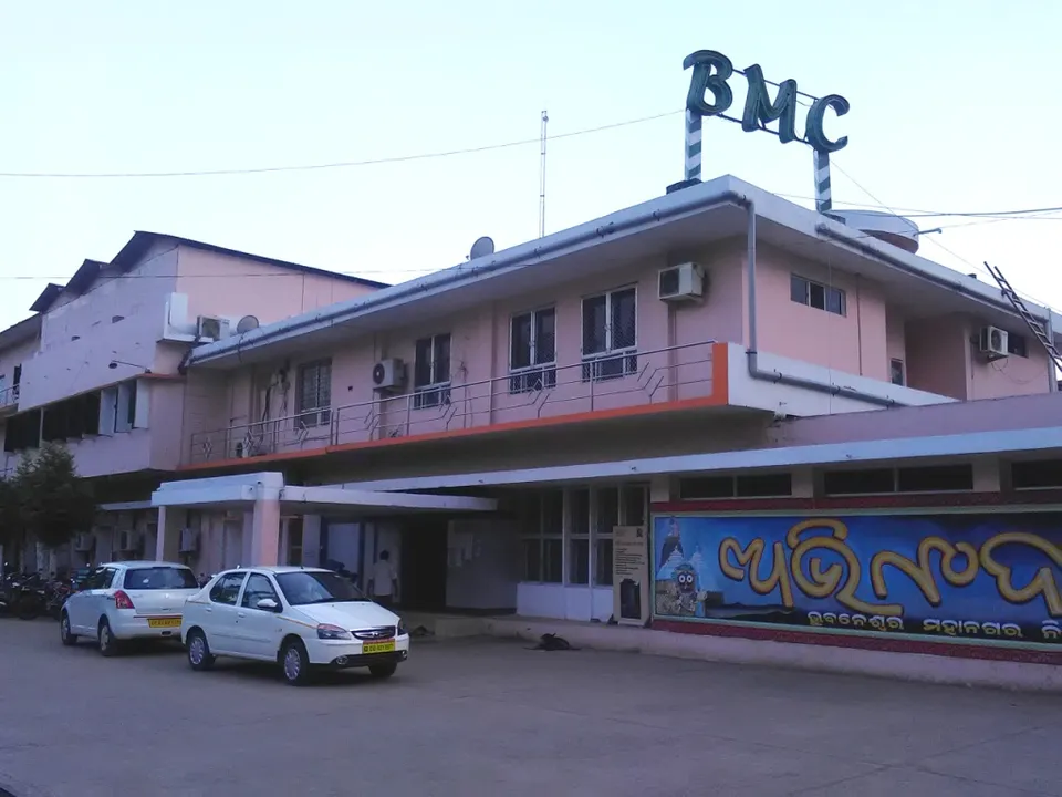  Odisha: BMC rolls up sleeves to provide service during Durga Puja