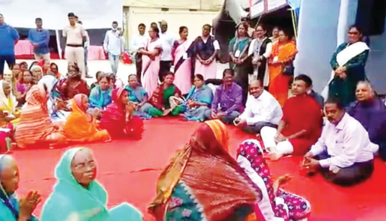  Habisiyalis in Puri sing bhajan praising Odisha CM; kicks up row
