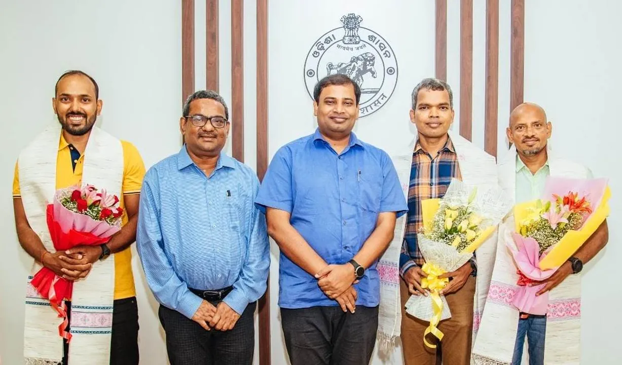  Sports Minister felicitates 3 Ironmen of Odisha for their exemplary achievements