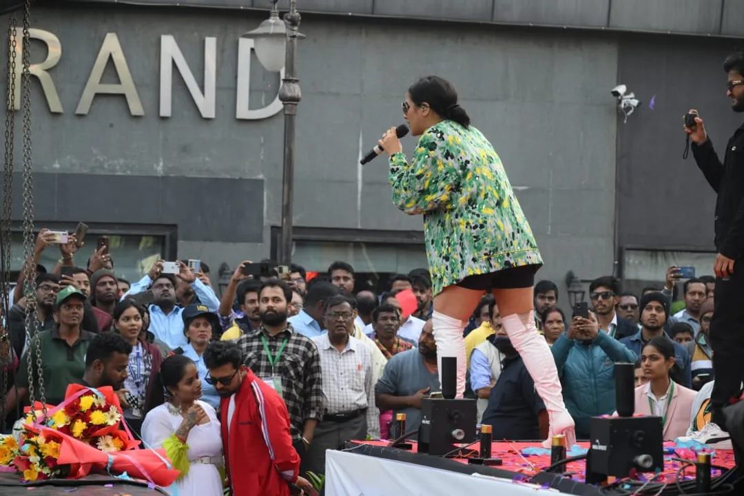  Bollywood singer Nikhita Gandhi, Rapper Big Deal steal the show at Patha Utsav in Odisha capital
