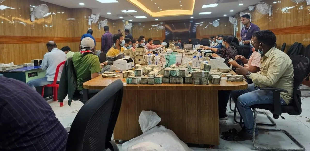  Odisha IT raids: Rs 305 crore seized as cash counting ends in Balangir