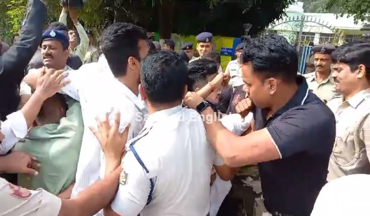  Hi-Tech identity mess-up row: AOSV gheraoes Health Minister’s residence; hurls tomatoes