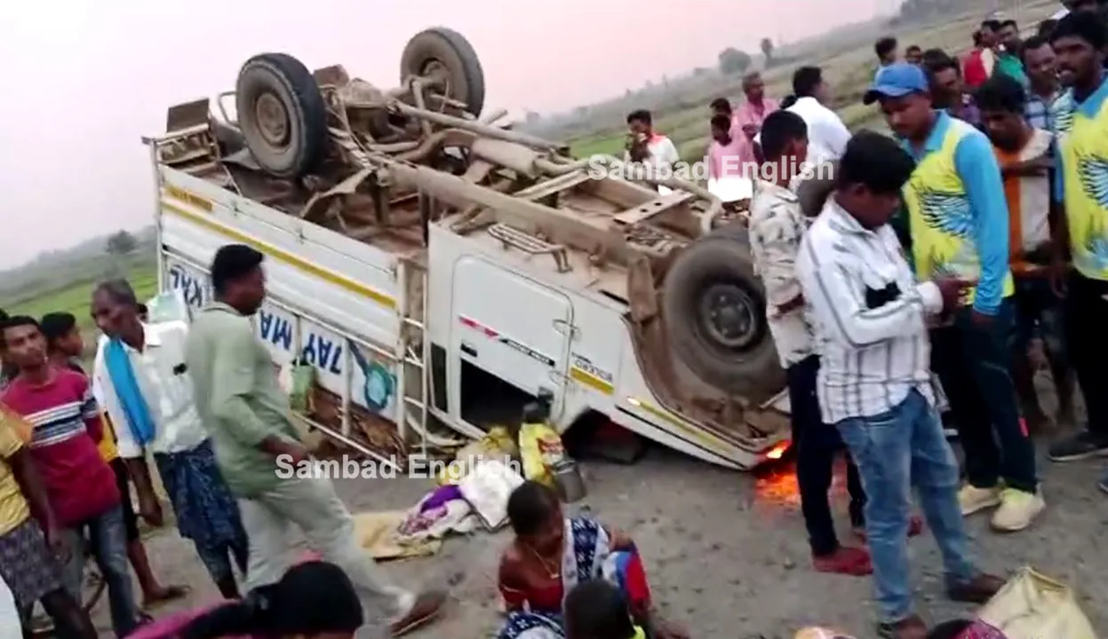  2 dead, more than 38 injured after pickup van overturns in Odisha’s Kalahandi