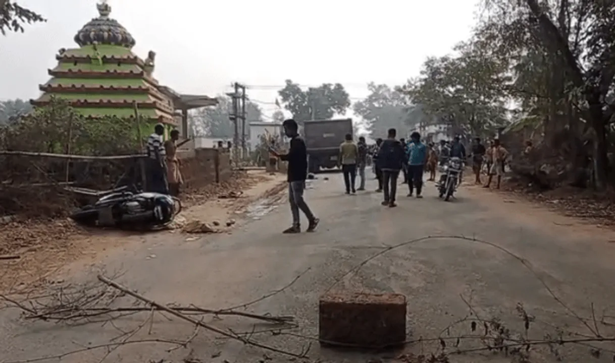  Woman dead, husband critically injured after Hyva truck hits scooter in Odisha’s Khurda