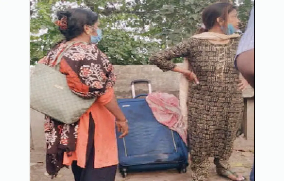  ମୁଣ୍ଡ କଟା ଶବକୁ ଗଙ୍ଗା ନଦୀରେ ଫିଙ୍ଗୁଥିବା ବେଳେ ୨ ମହିଳା ଗିରଫ
