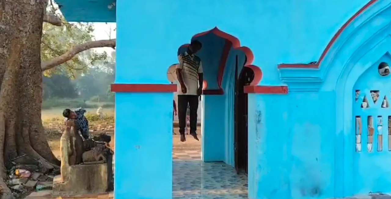  ଶିବ ମନ୍ଦିରରୁ ଯୁବକଙ୍କ ଝୁଲନ୍ତା ମୃତଦେହ ଉଦ୍ଧାର, ହତ୍ୟା ସନ୍ଦେହ