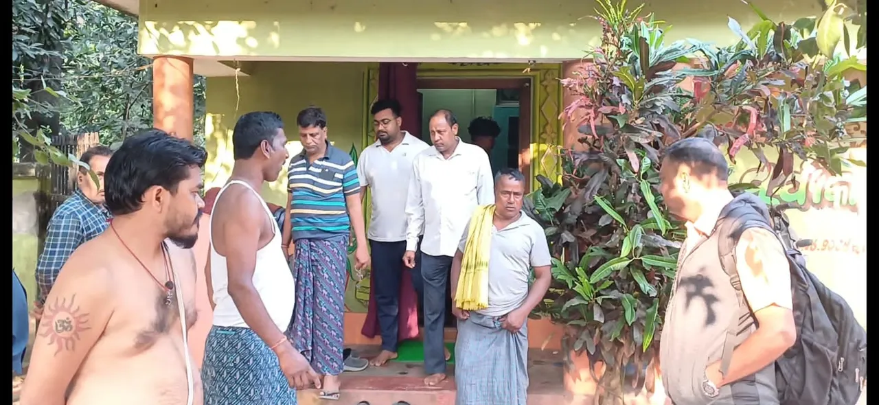  ପଡ଼ୋଶୀ ଘରେ ତାଲା ପକାଇ ୨ଜଣଙ୍କ ଘରୁ ଚୋରି କଲେ ଦୁର୍ବୃତ୍ତ