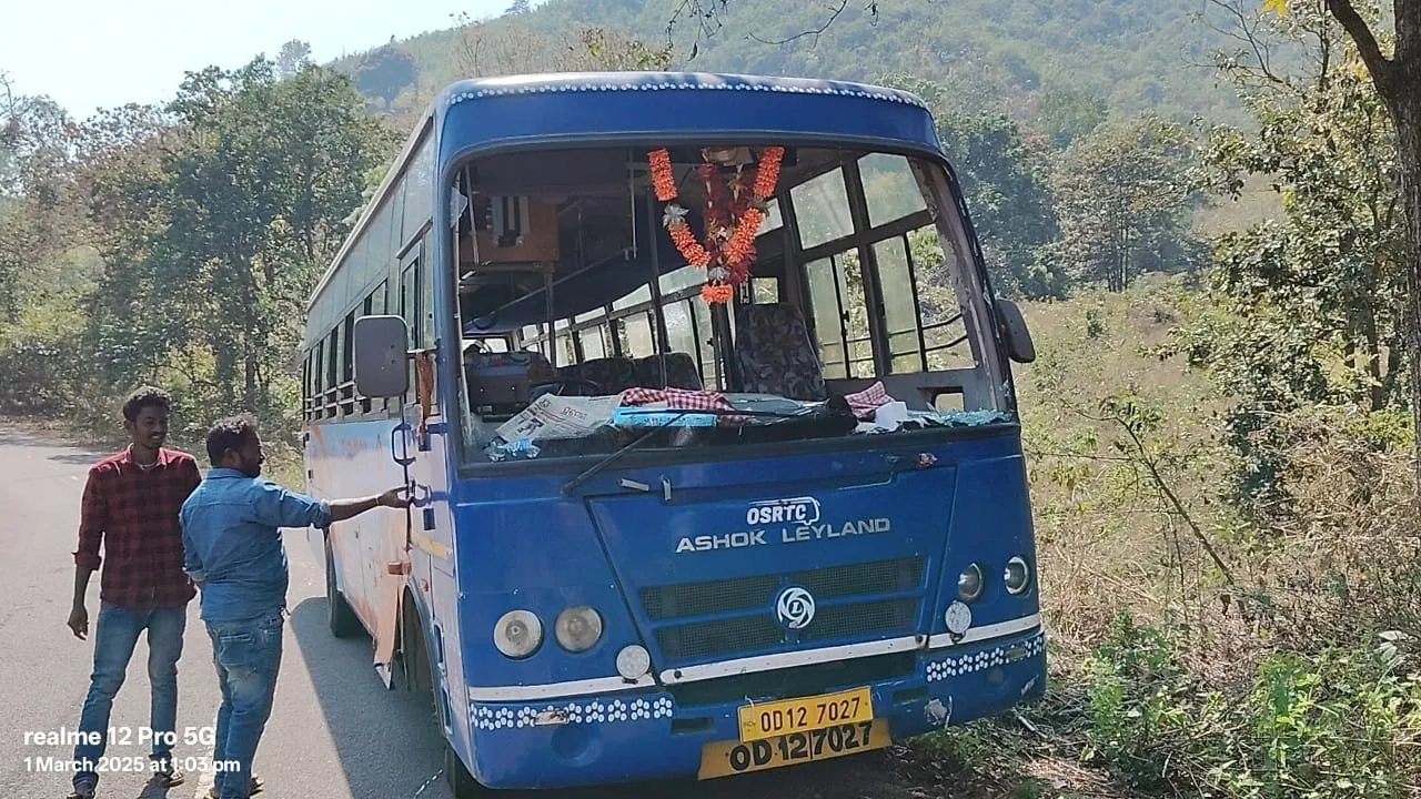  ସରକାରୀ ବସ୍‌-ପିକ୍‌ଅପ୍‌ ଭ୍ୟାନ୍‌ ମୁହାଁମୁହିଁ: ଅଙ୍ଗନବାଡ଼ି କର୍ମୀଙ୍କ ମୃତ୍ୟୁ