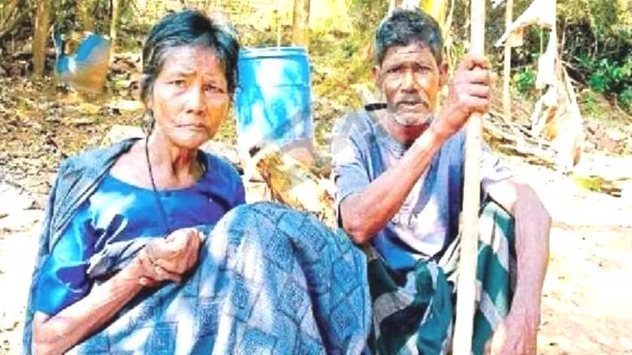  helpless old couple Photograph: (sambad.in) 