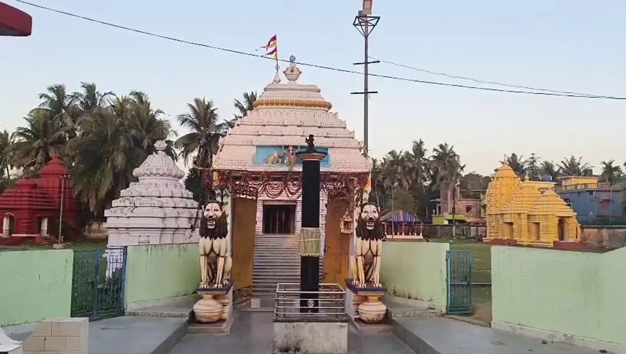  ମନ୍ଦିର ହୁଣ୍ଡି ନେଇଗଲେ ଲୁଟେରା