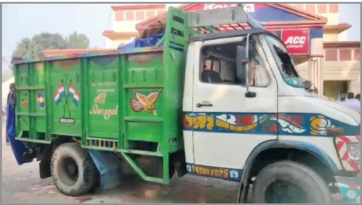  ମିନିଟ୍ରକ୍‌ରୁ ୫ କ୍ବିଣ୍ଟାଲ ଗୋ ମାଂସ ଜବତ: ଦୁର୍ଘଟଣା ପରେ ଦୌଡ଼ି ପଳାଇଲେ ଡ୍ରାଇଭର୍‌ ଓ ହେଲ୍‌ପର୍‌