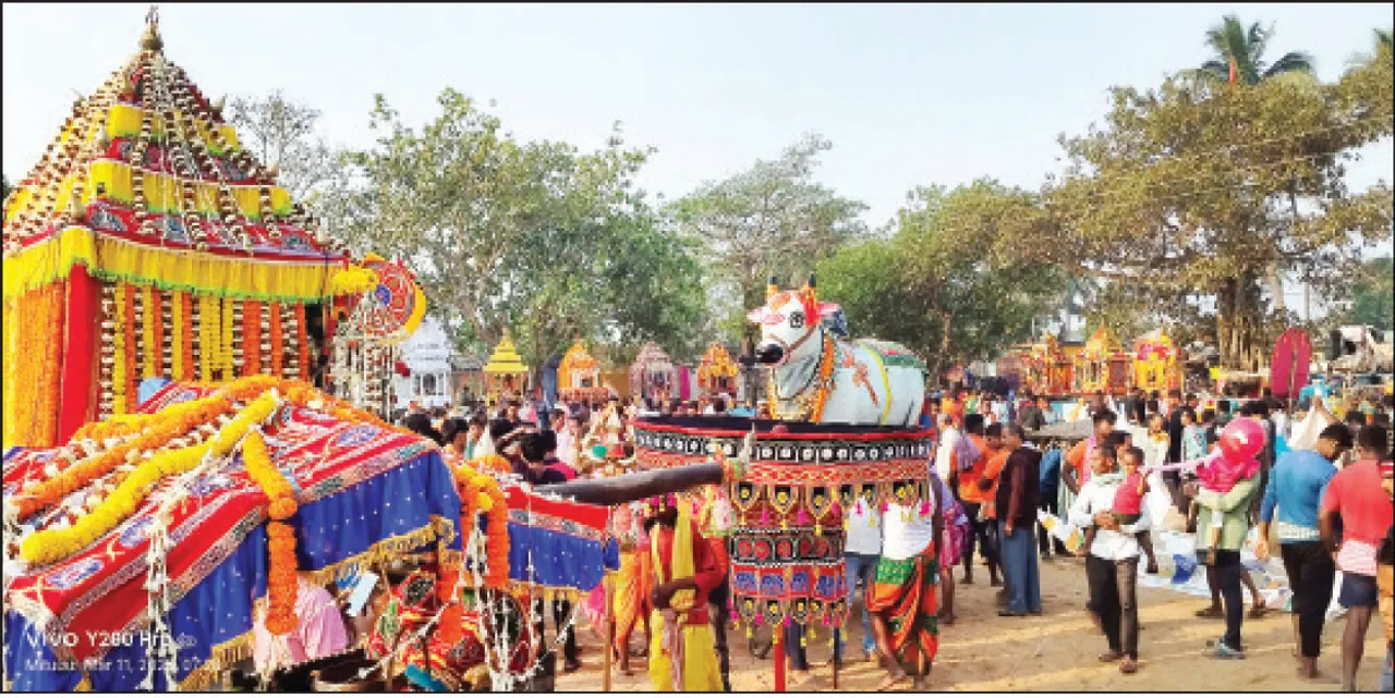  ଆରମ୍ଭ ହେଲା ଦୋପଟି ମେଳଣ: ଘରଘର ବୁଲି ଭୋଗ ଖାଇଲେ ଠାକୁର, ଗ୍ରାମ ପରିକ୍ରମା କଲେ ବାଞ୍ଛାନିଧିଦେବ