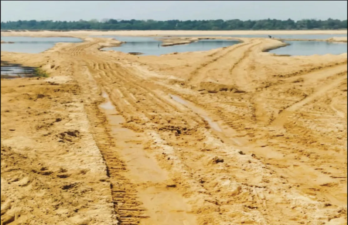  ସୁବର୍ଣ୍ଣରେଖାର ଛଅ ସୈରାତରୁ ବାଲି ଚୋରି