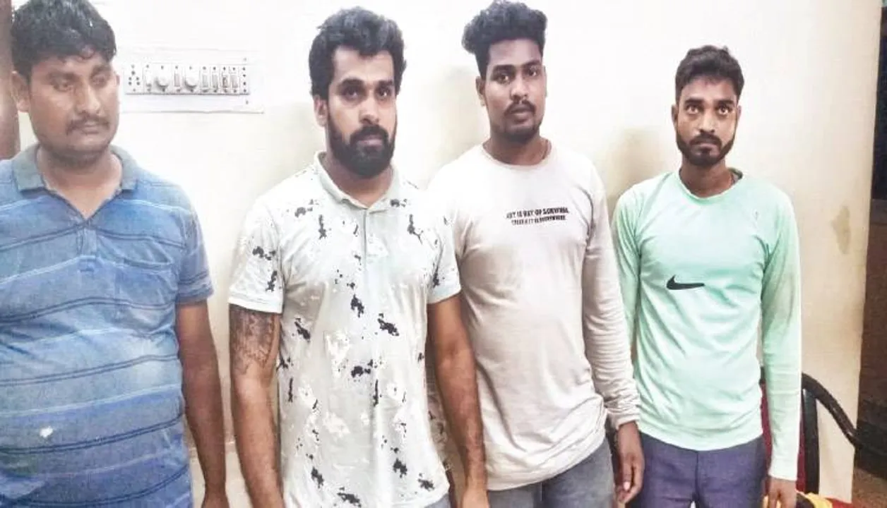  ବୁଲ୍‌ଡୋଜର୍‌ ଚଢ଼ାଇ ଭାଙ୍ଗିଦେଲେ ଘର: ୪ ଭଡ଼ାଟିଆ ଗୁଣ୍ଡା ଗିରଫ