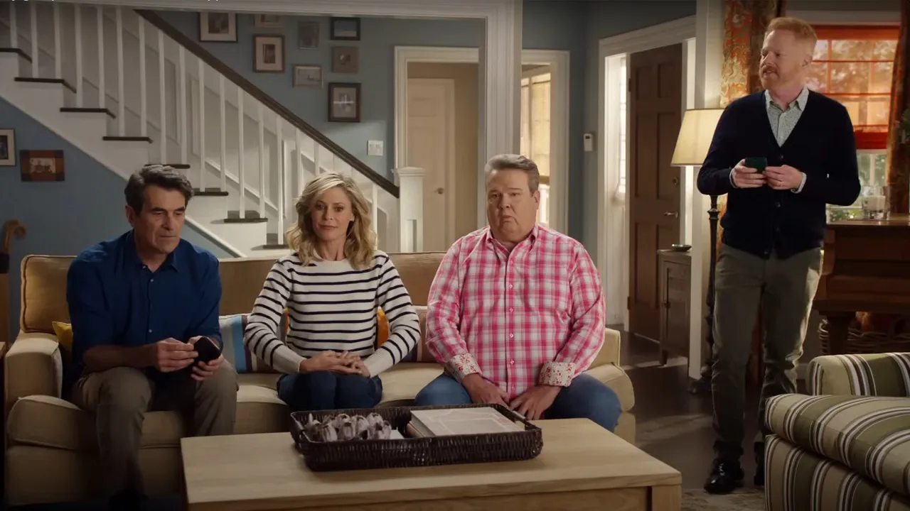 WhatsApp reunites the Modern Family cast in its new campaign