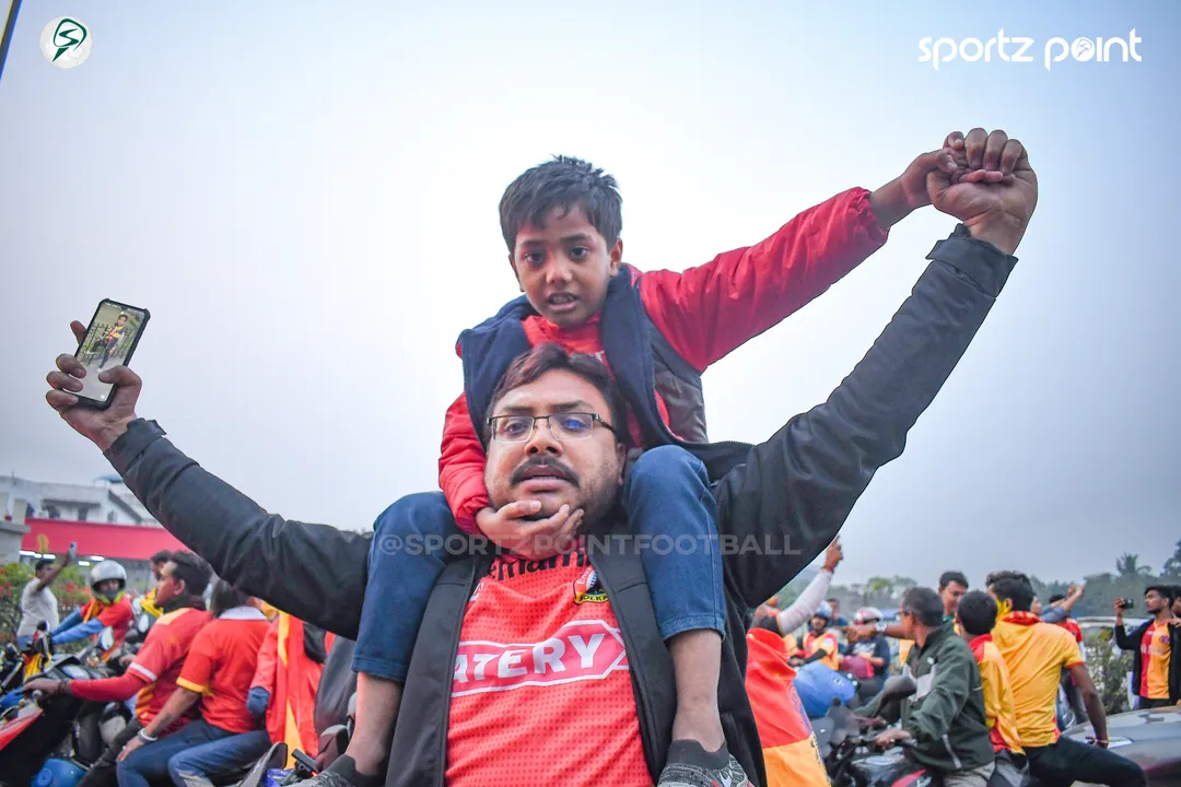 See Photos: East Bengal fans give a hero's welcome to the players and staff after the Kalinga Super Cup glory