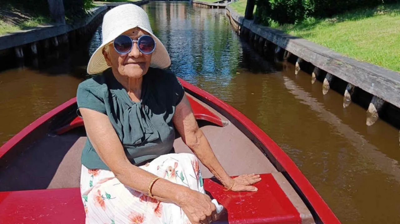 women travels at 80