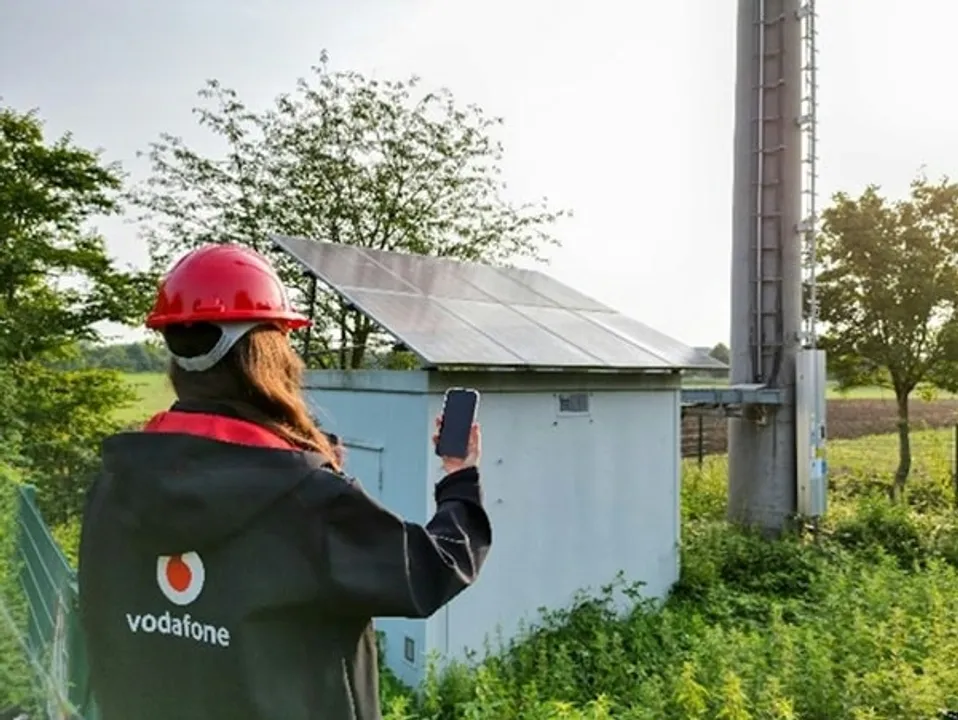 Vodafone Germany to install solar power panels across network sites