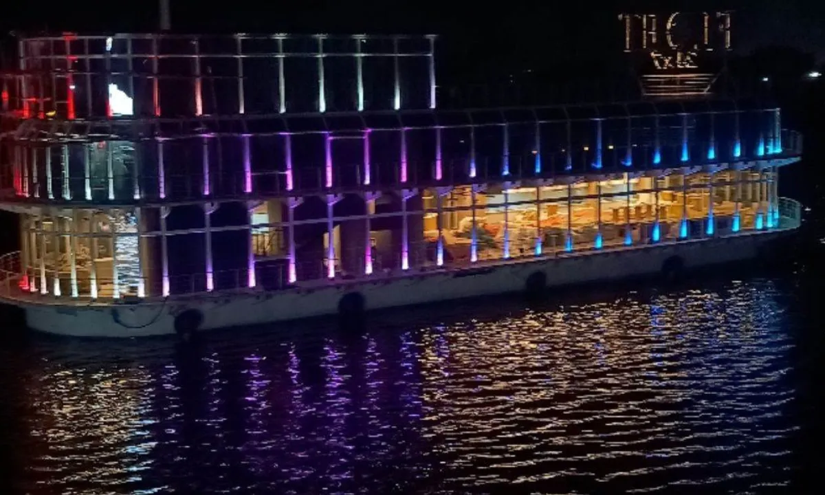  Uttar Pradesh unveils its first floating restaurant in Gorakhpur