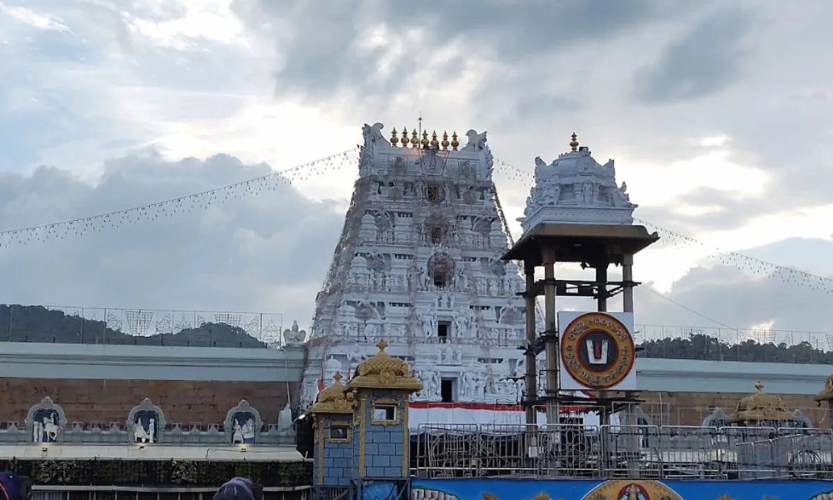  Photograph: (Tirupati Balaji Travels) 