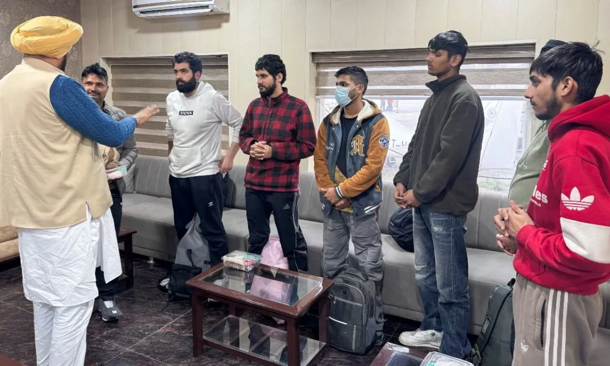  Punjab Police and the Intelligence Bureau are conducting a joint examination of the deportees to ensure due process is followed. Photograph: (India Today) 