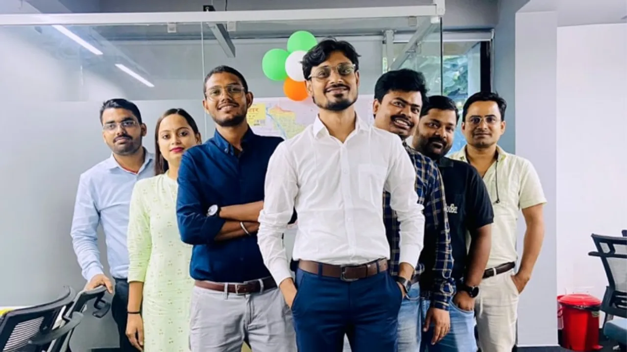  Once a rikshaw puller in Bihar, man creates start-up worth crores & now hires IIT, IIM grads
