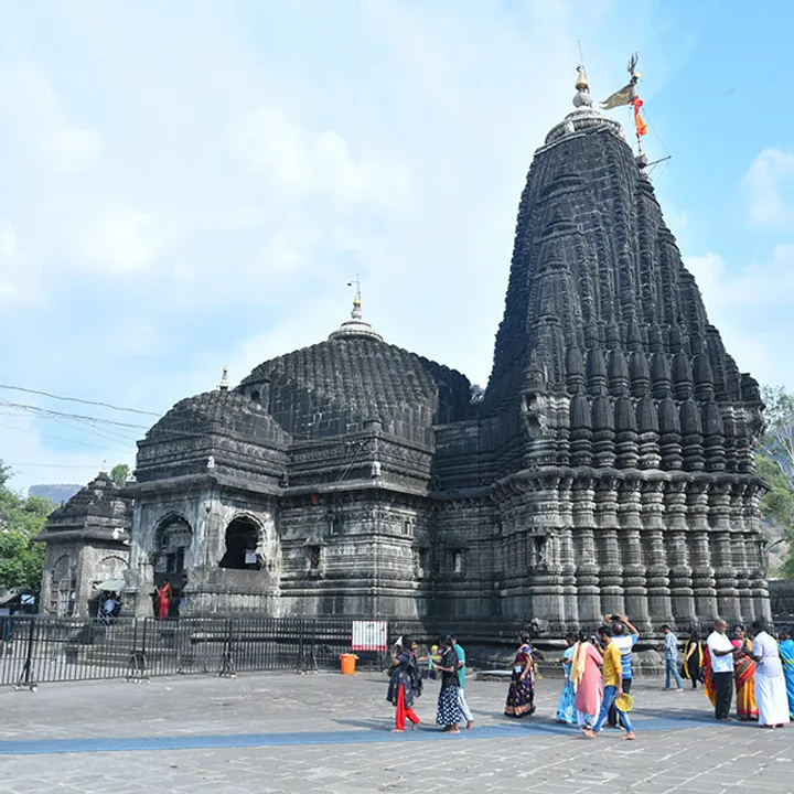  Muslims try to enter Trambkeshwar jyotirlinga to offer chaddar