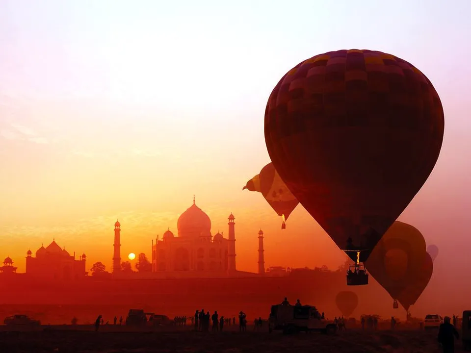  Agra to offer a ride in hot air balloons over the Taj Mahal to visitors