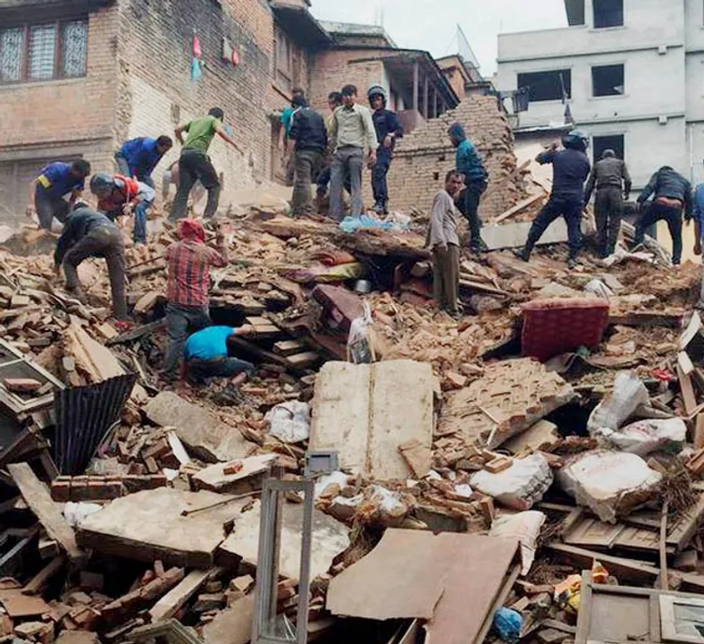  Tibet's earthquake risk: New study shows Indian tectonic plate is breaking into two