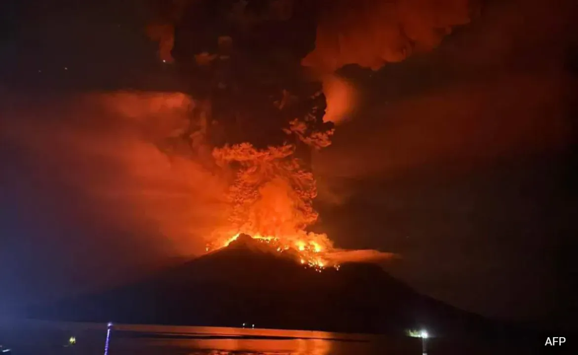  Volcano erupts in Indonesia, High alert issued