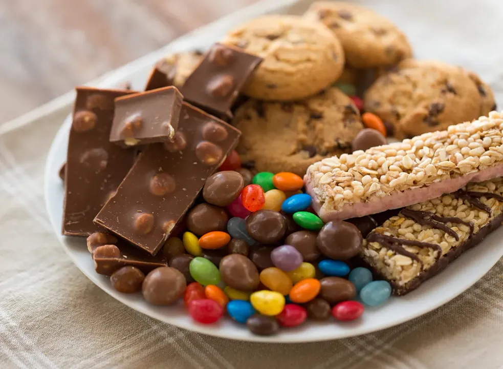 Do you tend to reach for sugary treats when feeling lonely? Here is what experts have to say