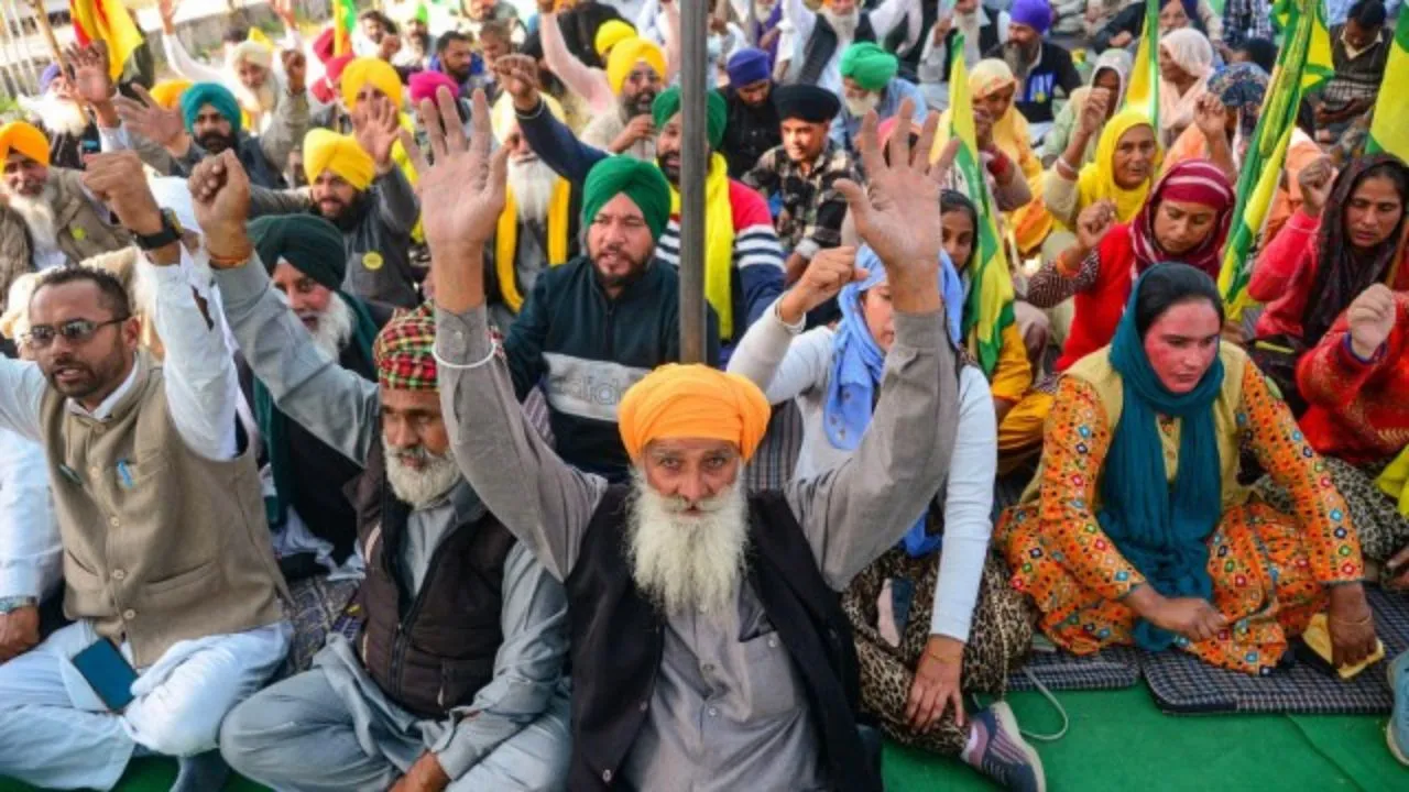  File photo: Farmers protest Photograph: (PTI) 