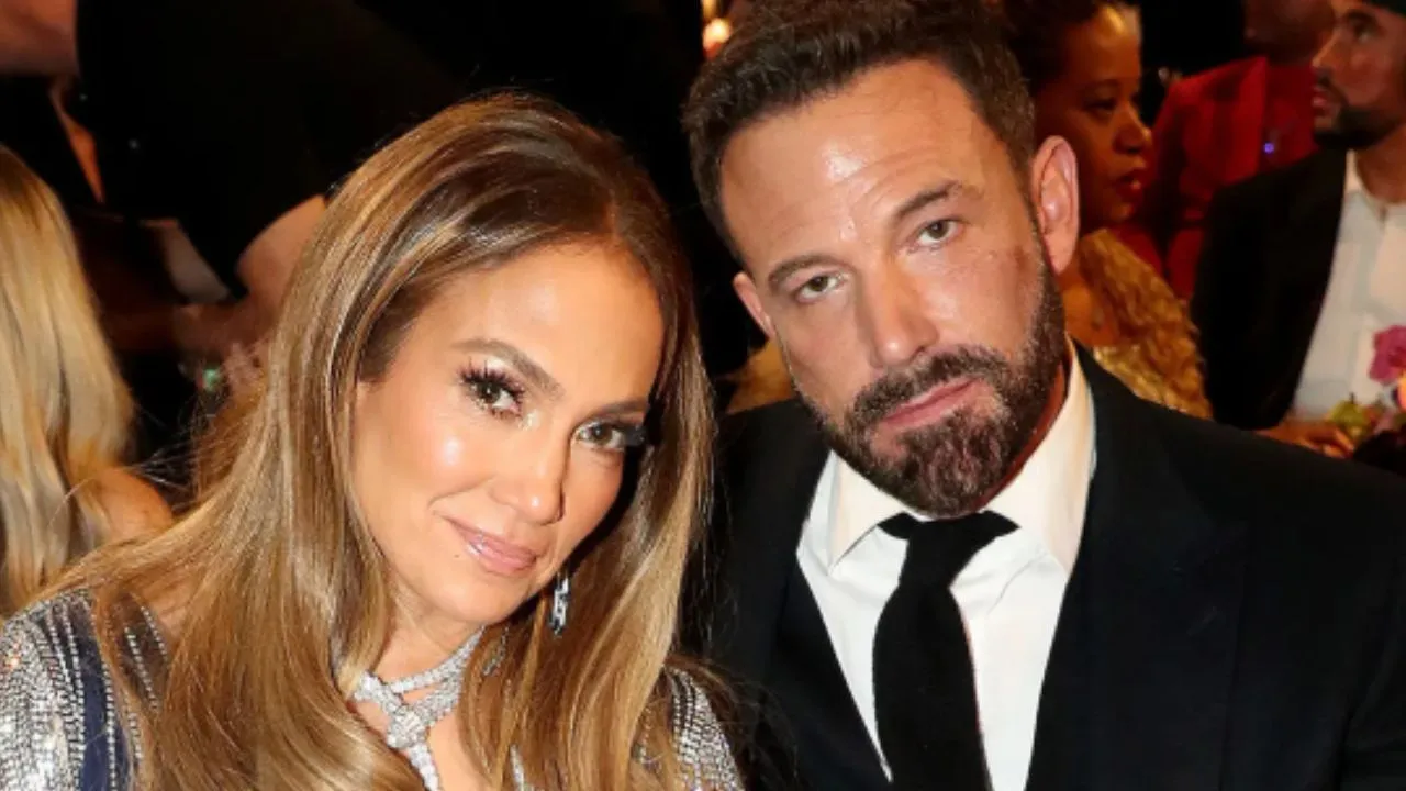  Ben Affleck and Jennifer Lopez Photograph: (X) 