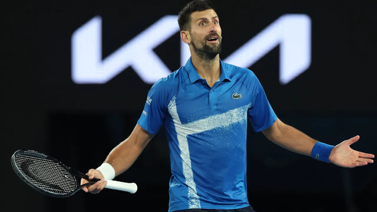  Novak Djokovic beats Carlos Alcaraz and advances to Australian Open 2025 semis Photograph: (X/AustralianOpen) 