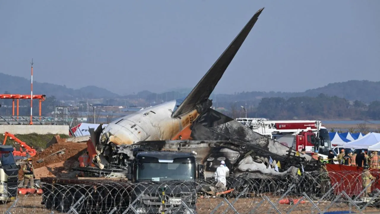  File photo: Firefighters and rescue personnel work near the wreckage of a Jeju Air Boeing 737-800 series aircraft after it crashed and burst into flames at Muan International Airport in South Jeolla Province, some 288 kilometres southwest of Seoul, on December 29, 2024.  Photograph: (AFP) 