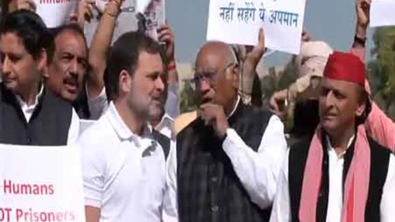  Opposition protest US deportation of Indians, several MPs sport handcuffs Photograph: (ANI) 