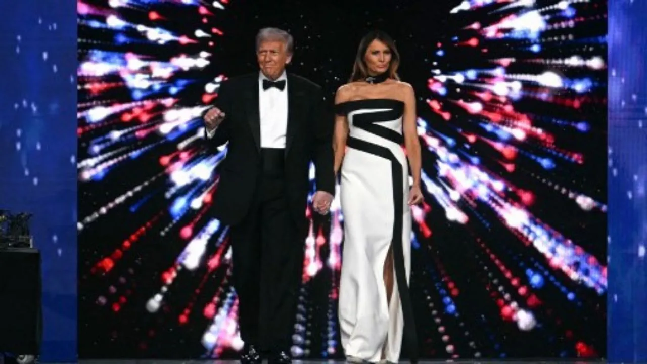  Luxury Upgrade: Trump offers to build lavish $100 million ballroom at the White House Photograph: (AFP) 