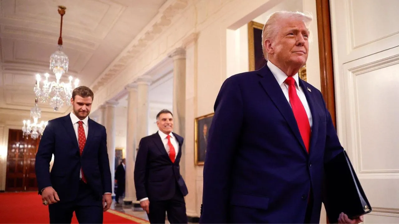  Donald Trump, Taylor Swift to attend Super Bowl showdown as Chiefs chase 'three-peat' Photograph: (Others) 
