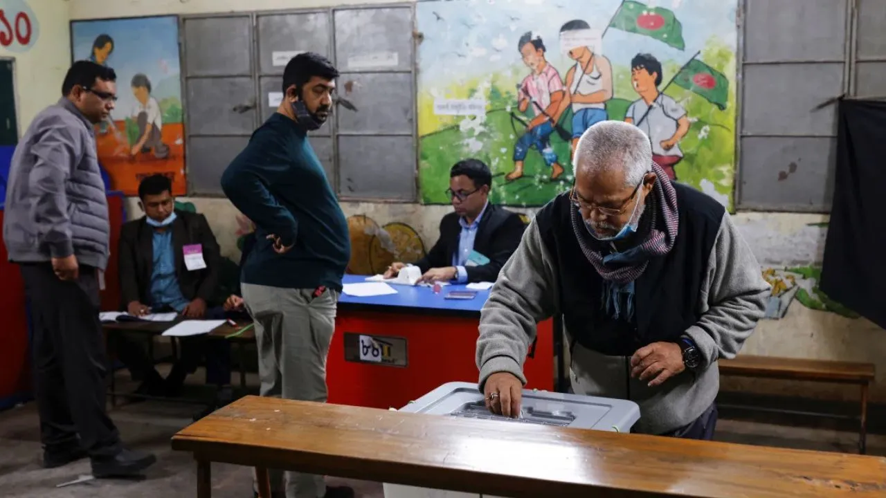  Yunus-led interim government preparing for December elections: BNP’s Fakhrul Photograph: (Reuters) 