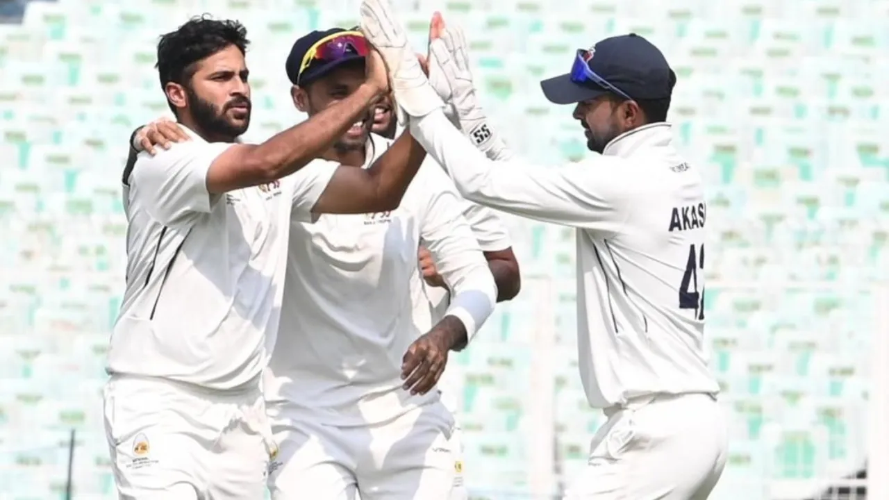  Mumbai players celebrate a wicket Photograph: (X) 