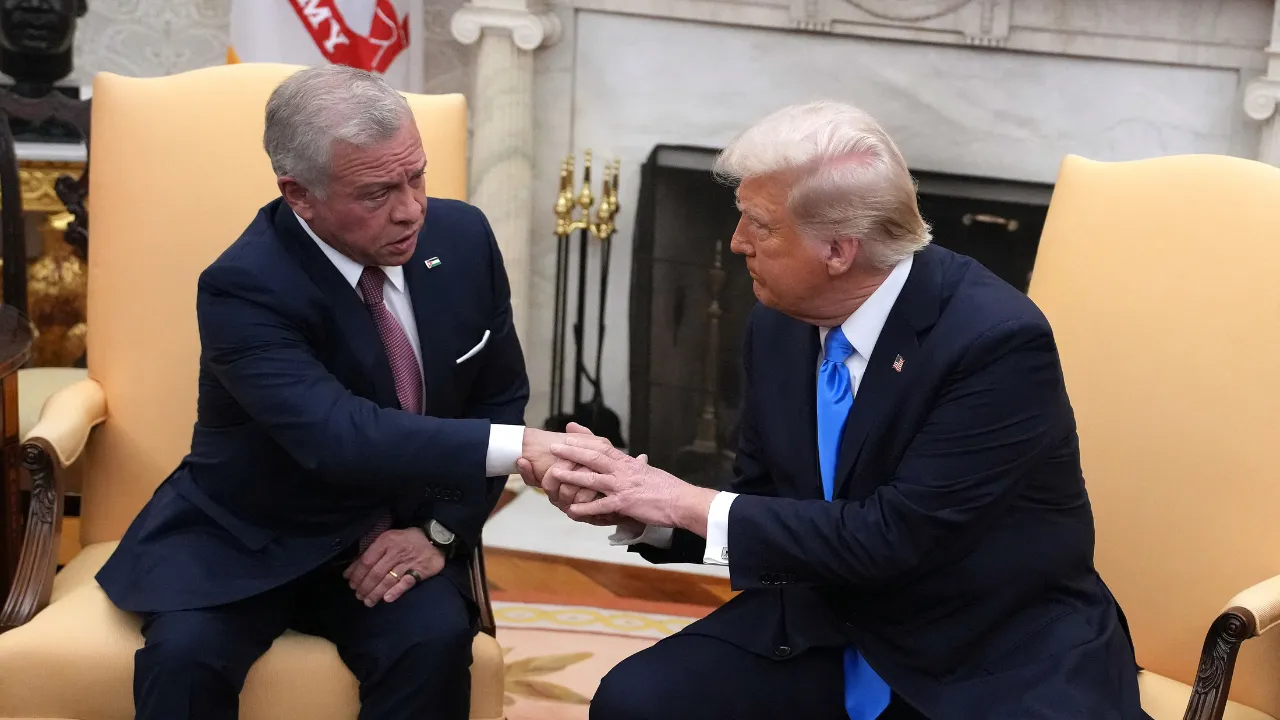  Donald Trump and Jordan King Abdullah  Photograph: (AFP) 