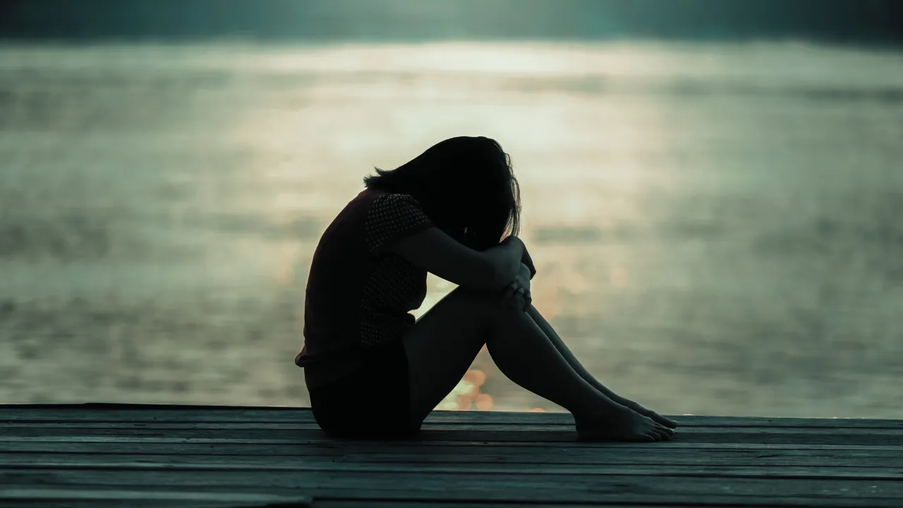  India: Bengaluru teen dies by suicide after mother denies mobile phone during exam study   Photograph: (Canva) 