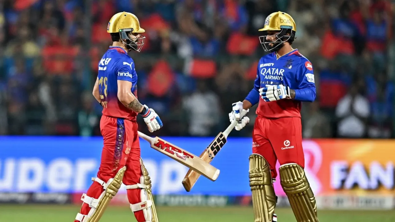  Virat Kohli Rajat Patidar Photograph: (AFP) 