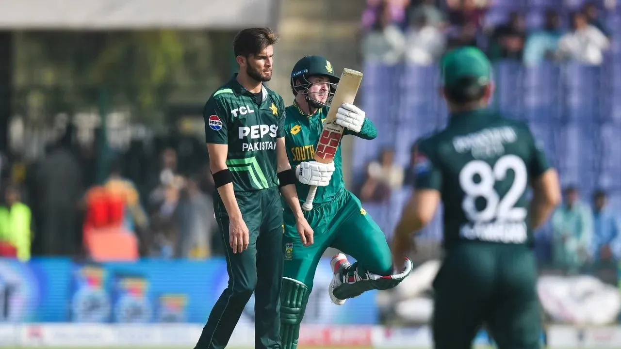  ICC fine Shaheen Afridi, batters for breaching code of conduct during South Africa tie Photograph: (Others) 