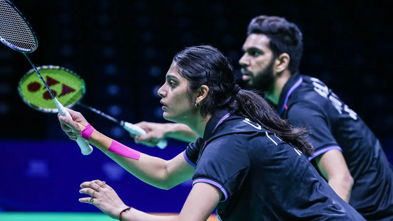  Tanisha and Dhruv in action Photograph: (Badminton Asia) 