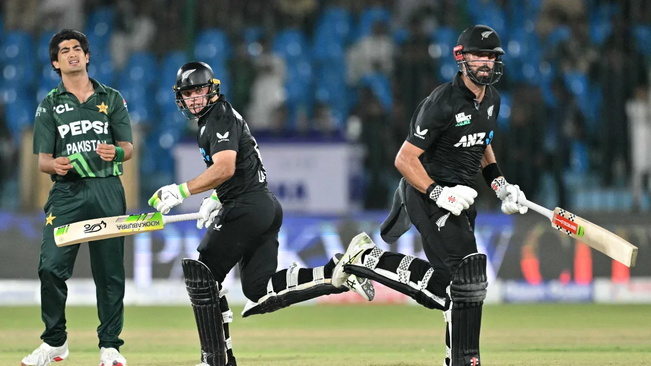  PAK vs NZ: Clinical New Zealand thump Pakistan to win tri-nations final ahead of Champions Trophy 2025 Photograph: (AFP) 