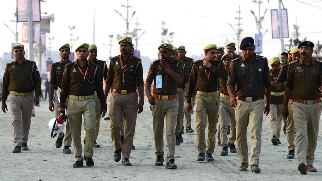  10 killed as car collides with bus near Prayagraj  Photograph: (X) 