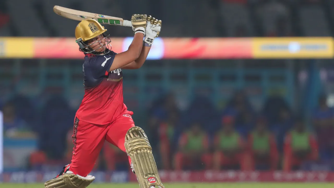  Richa Ghosh in action  Photograph: (X(@wplt20)) 