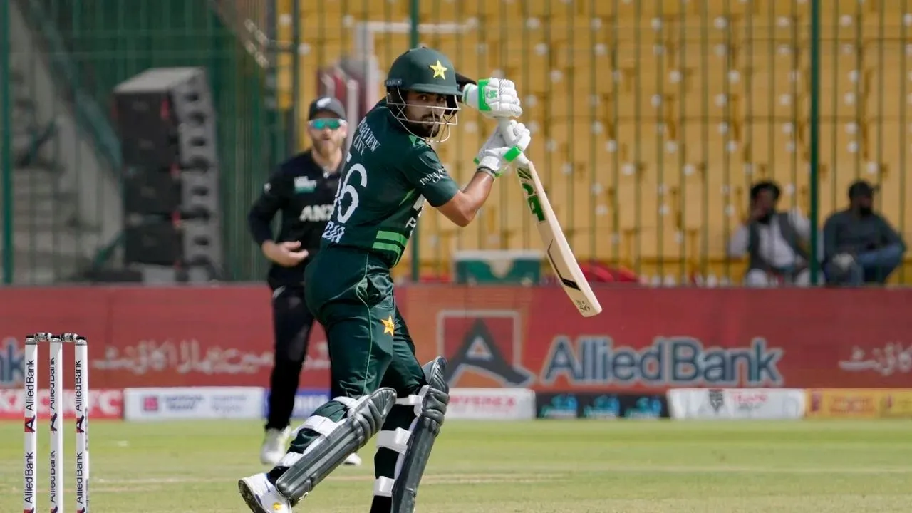  Waqar Younis sees Pakistan rocking in Champions Trophy 2025; Amir backs Babar Azam to hit top form Photograph: (Others) 